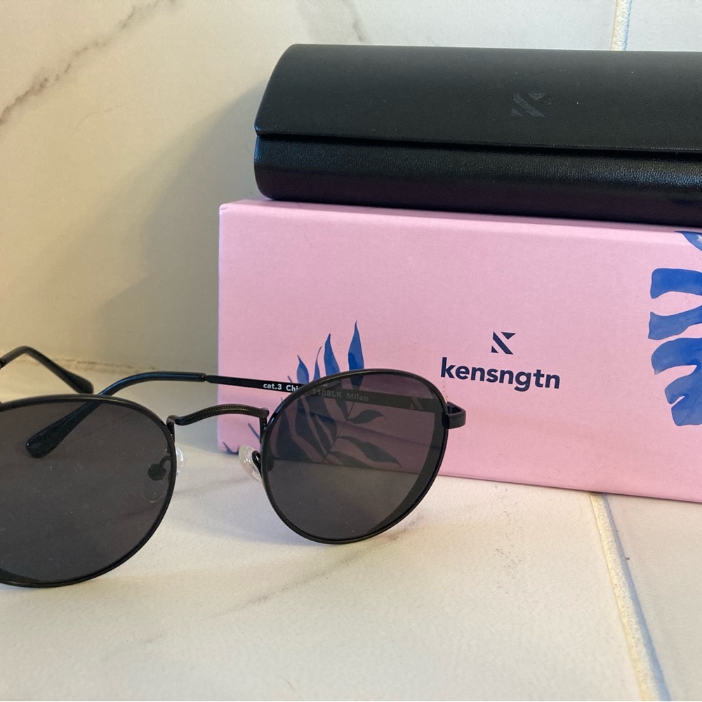 Kensngtn Milan Black Sunglasses with Case and Box